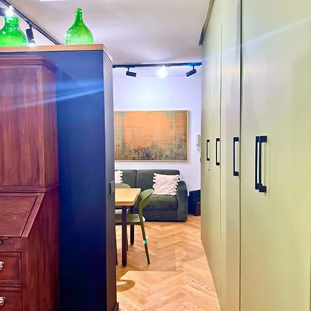 Apartment Plaza
