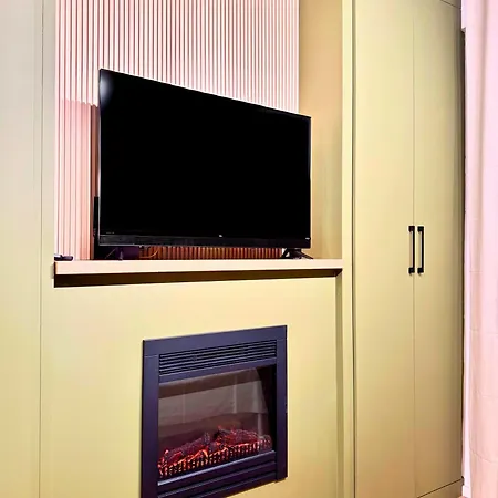 Plaza Apartment *
